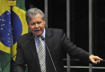 Arthur Virgílio confirma filiação ao MDB e anuncia apoio a Omar Aziz