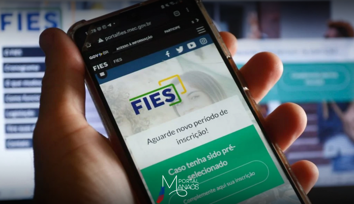 O Ministério da Educação (MEC) vai ofertar 112.168 novas vagas para o Fundo de Financiamento Estudantil ( Fies ) em 2025. Os processos seletivos serão divididos em duas etapas: 67.301 vagas serão ofertadas no primeiro semestre e 44.867, no segundo semestre.