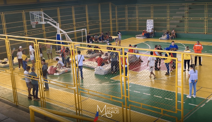 capa-familias-vitimas-de-incendio-no-bairro-sao-jorge-em-manaus