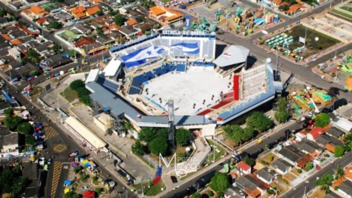 Festival de Parintins - Bumbódromo - Amazonas - Brasil - Mundo Festival de Parintins - Bumbódromo - Amazonas - Brasil - Mundo