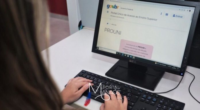 capa prouni 2023 Prouni 2023: Instabilidade no site gera preocupação em estudantes do Brasil inteiro