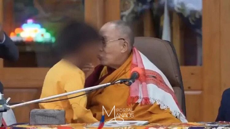Dalai Lama se desculpa após aparecer beijando criança; Veja vídeo