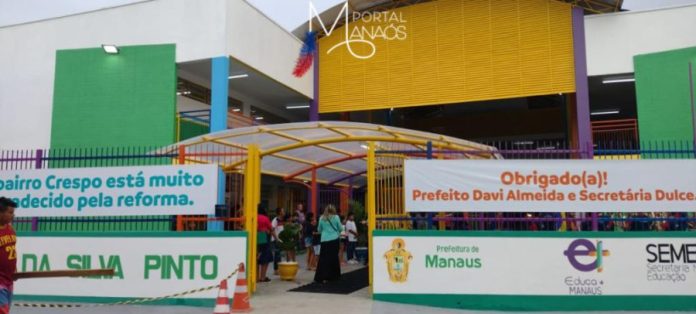 manaos capa Prefeitura entrega à comunidade do bairro Crespo escola revitalizada