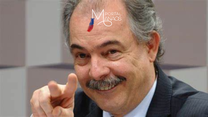 Mercadante 'Bigode Caro?' - Gillette confirma proposta de R$ 500 mil para que Mercadante tirasse bigode