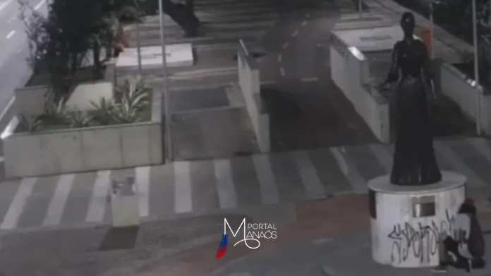 Monumento Imagens de câmera de segurança mostram momento da depredação ao monumento da Princesa Isabel; Veja vídeo
