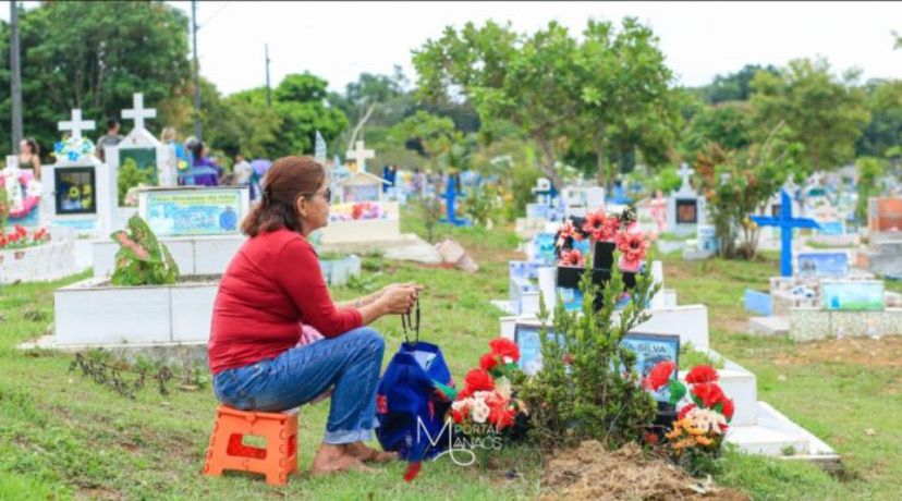Mais de 500 mil pessoas visitam cemitério no Dia das Mães