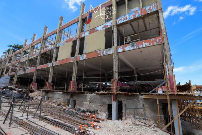 capa construção 'Nosso Centro'- Intervenções prosseguem com serviços estruturais no mirante