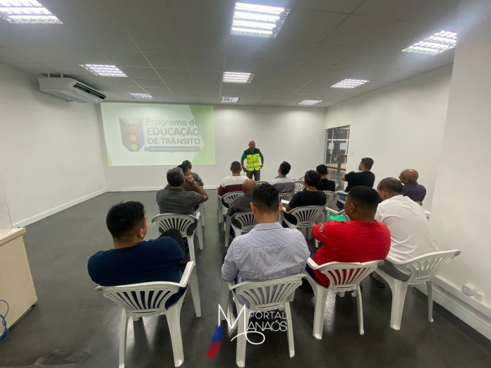 Prefeitura promove palestra sobre comportamento no trânsito
