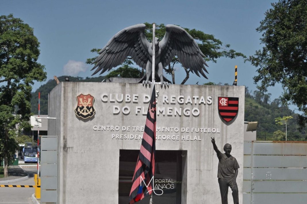 MPF recorre de decisão que extinguiu ação contra diretora do Flamengo por postagem xenofóbica