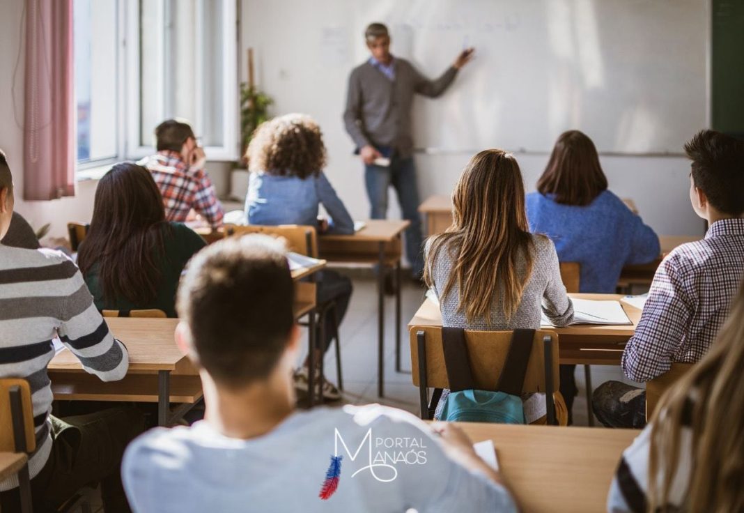 Revista aborda implementação do Novo Ensino Médio