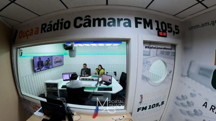 capa râdio câmara Rádio Câmara completa 4 anos informando manauaras