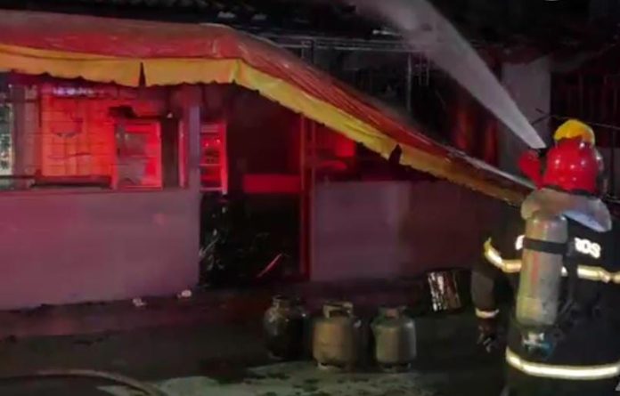WhatsApp Image 2023-07-27 at 08.43.39 Incêndio destrói lanchonete no Jorge Teixeira