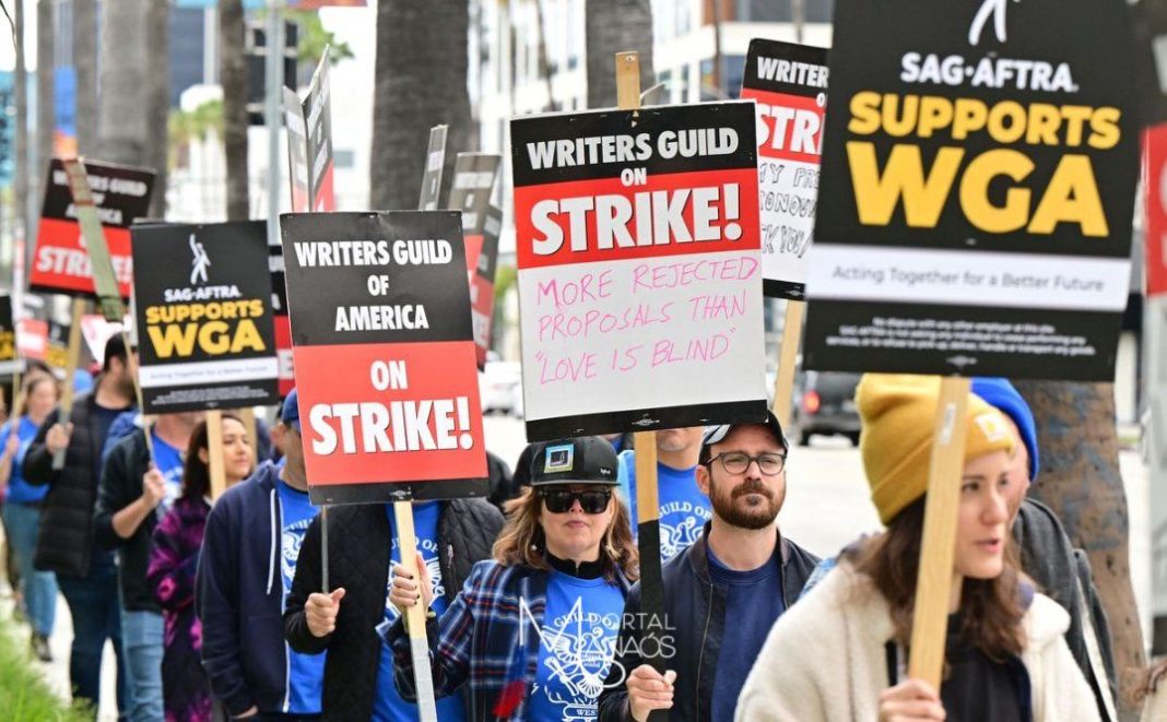 Roteiristas chegam a acordo provisório sobre a greve em Hollywood; votação será nesta terça