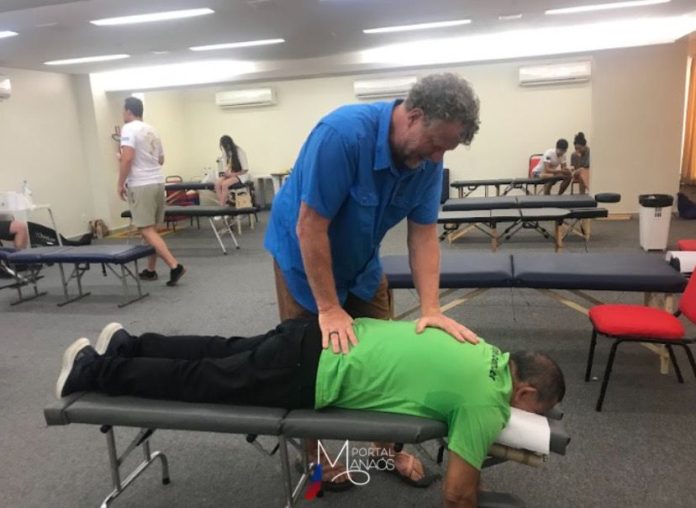 capa quiro Grupo de quiropraxistas promove atendimento gratuito no AM