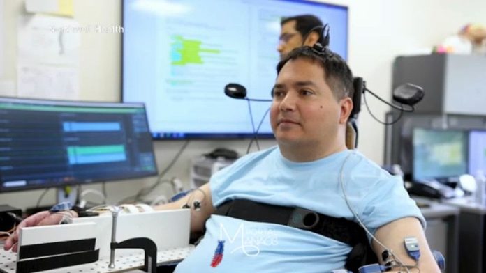 capa tetraplégico (2) Tetraplégico recupera movimentos após implantar chips de IA no cérebro