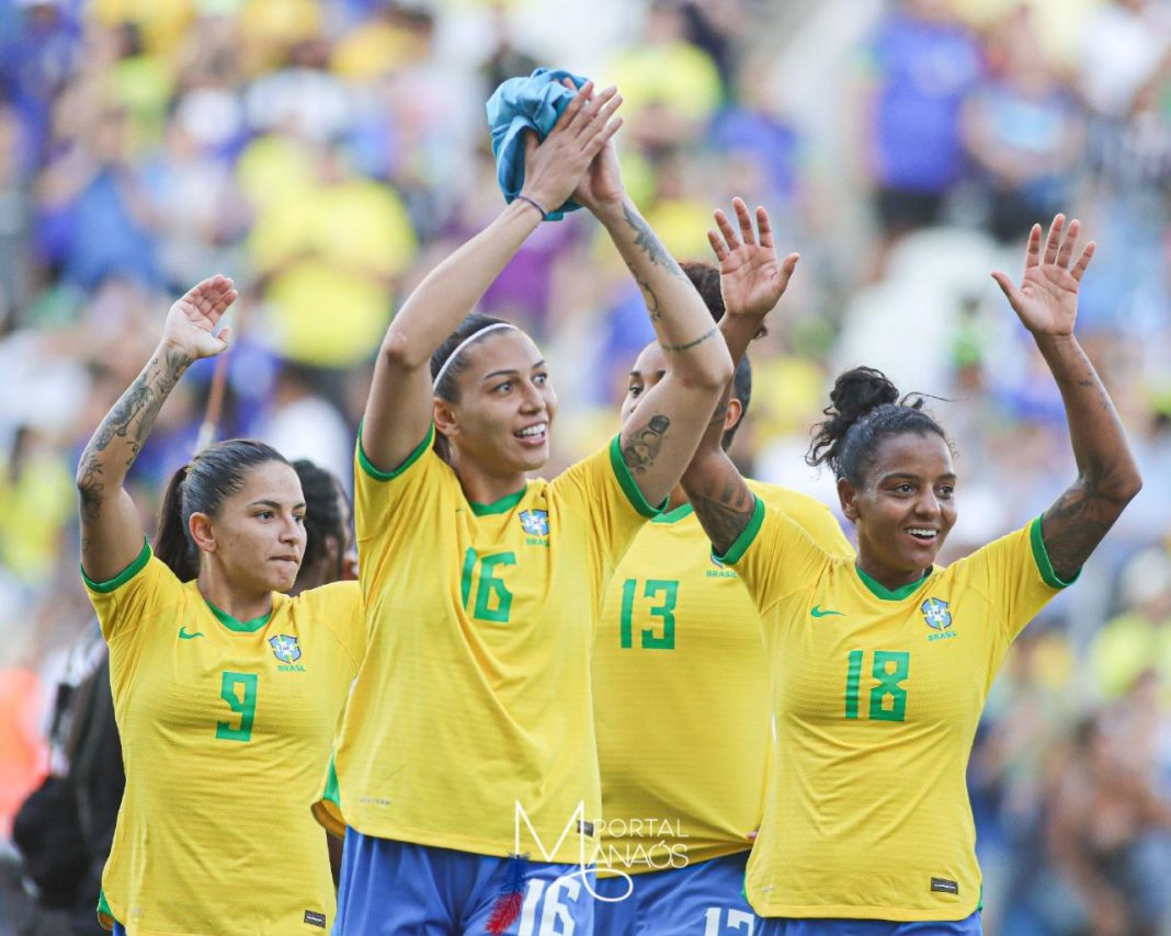 No AM, governo muda horário de expediente em dias de jogos do Brasil na Copa do Mundo