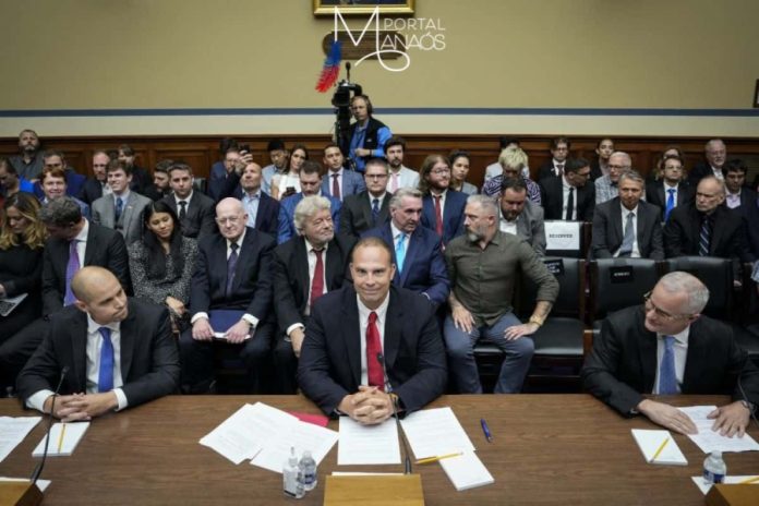 ovnis audiência Congresso pede maior transparência do governo dos EUA na divulgação de dados