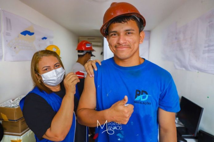 vacinação Prefeitura oferta vacina contra Covid-19 neste sábado, 19/8, em nove pontos