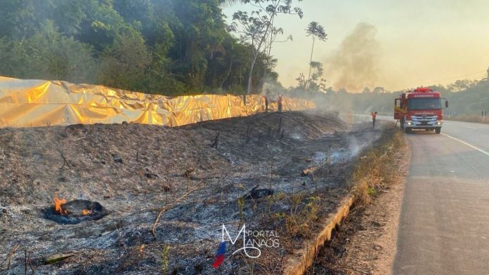 manaós bombeiros Em 48 horas, Corpo de Bombeiros combate 23 incêndios em áreas de vegetação em Manaus