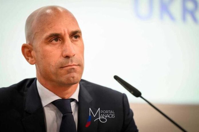 capa rubiales Fifa suspende Rubiales provisoriamente após beijo forçado em jogadora