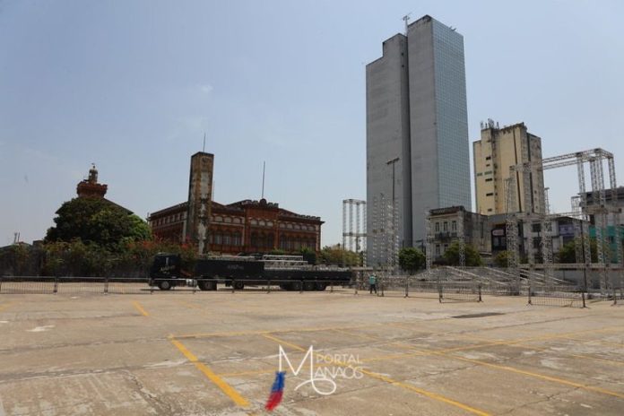 montagem palco #SouManaus 2023: Prefeitura inicia montagem do Palco Amazona