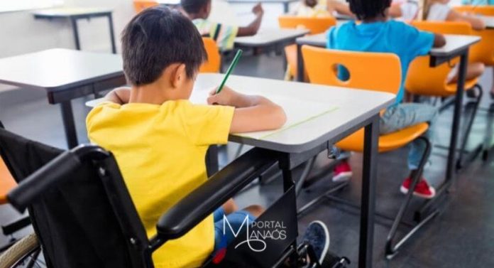 capa acessibilidade Pessoas com deficiência têm menor acesso à educação, ao trabalho e à renda, segundo pesquisa