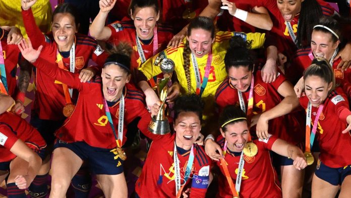 capa espanha Espanha torna-se campeã da Copa do Mundo em meio a polêmicas