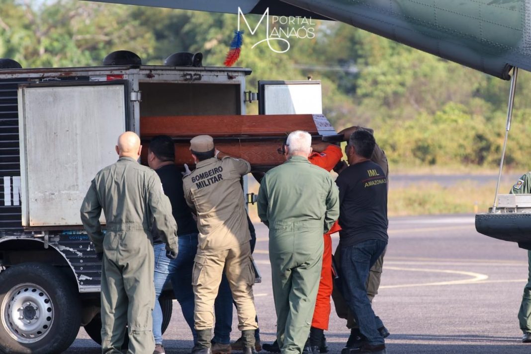 Governo do AM libera corpos das 14 vítimas do acidente aéreo em Barcelos