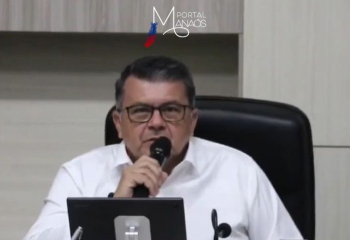 capa vereador Polícia civil irá abrir inquérito contra vereador do CE por fala sobre autismo poder ser curado “na peia”