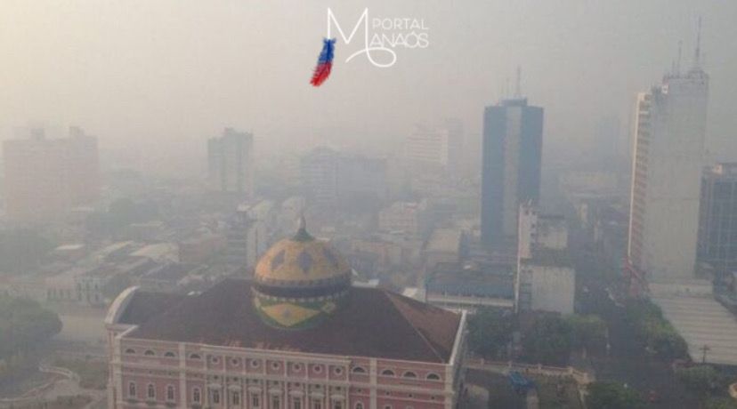 Fumaça de queimadas encobre Manaus mais uma vez e deixa qualidade do ar “perigosa”