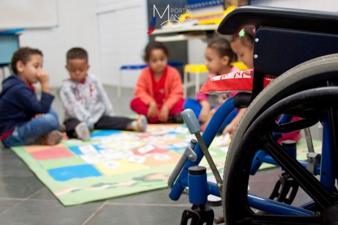 mpam crianças Justiça atende pedido do MPAM e suspende limites de matrícula de alunos com deficiência no sistema de ensino municipal e estadual