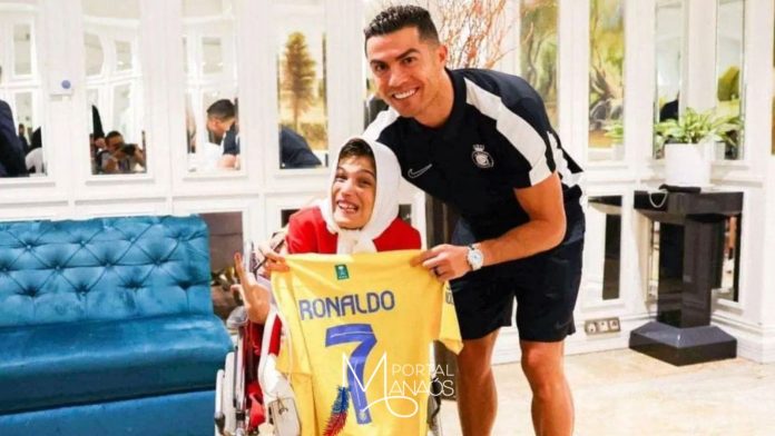 cristiano ronaldo Cristiano Ronaldo pode ser condenado a 99 chibatadas por adultério após foto abraçado com pintora