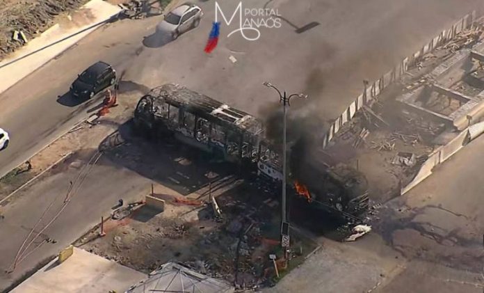 incêndio rj Após polícia matar miliciano, dezenas de ônibus são incendiados no RJ