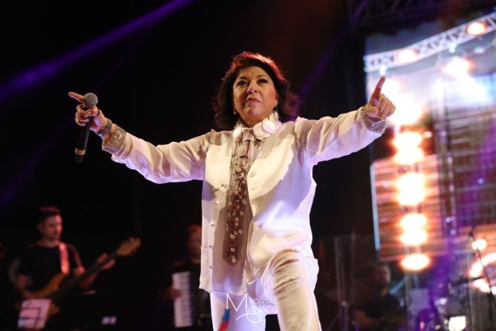 roberta miranda Expoagro 2023: Roberta Miranda encanta público na abertura da feira de agronegócio do Amazonas