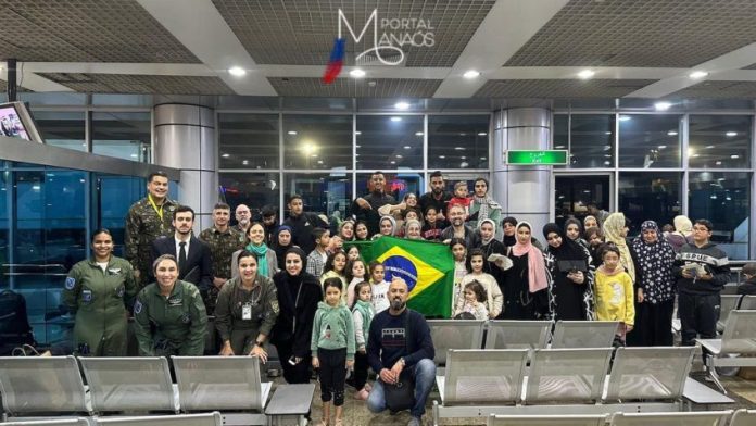 repatriados 2° grupo de repatriados chega ao Brasil nesta segunda, 11/12