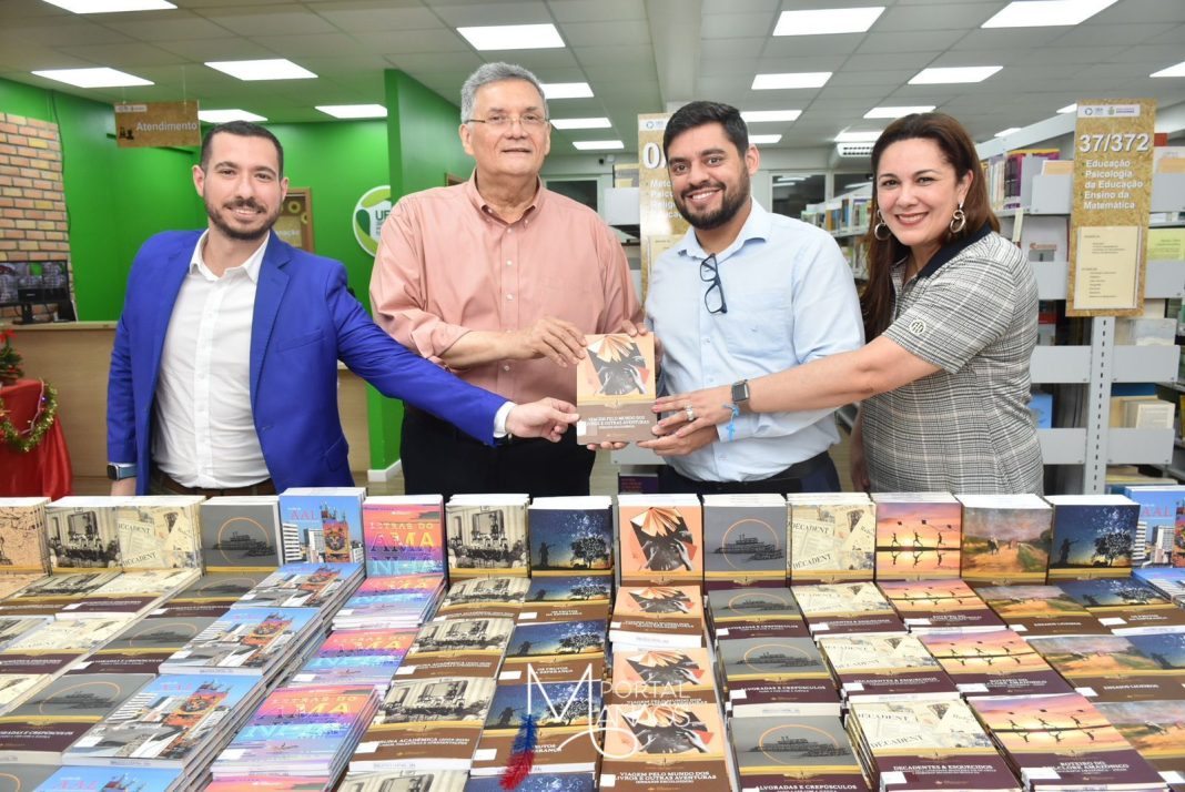UEA: Bibliotecas recebem doação de livros da Academia Amazonense de Letras
