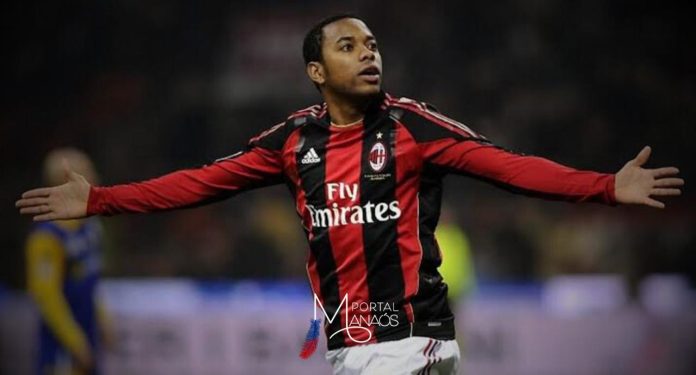 Robinho, como é conhecido o ex-jogador Robson de Souza, foi preso na noite desta quinta-feira (21), pela polícia de Santos após o Superior Tribunal de Justiça (STJ) emitir um mandato de prisão determinando que a pena pelo qual o réu é condenado na Itália, por agressão sexual, seja cumprida no Brasil