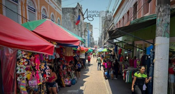 Segundo divulgação da Federação do Comércio de Bens, Serviços e Turismo do Estado do Amazonas (Fecomércio/AM) em razão do feriado da Semana Santa, nesta sexta-feira, (29), os comércios de rua se encontrarão fechados. O planejamento é de que as atividades retornem no sábado de Aleluia, (30).