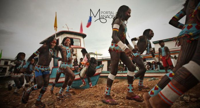 O Ministério Público Federal (MPF) lançou nesta segunda-feira (1) a campanha "Indígenas, no Plural". A ação tem como objetivo valorizar a identidade cultural dos povos originários brasileiros, com postagens e conteúdos para redes sociais, a ação faz parte do Abril Indígena, mobilização anual que destaca os direitos dos indígenas, além de esclarecer sobre os direitos dessa população e fortalecer a diversidade sem estereótipos e preconceitos.