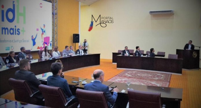 De olho nos baixos índices de desenvolvimento humano registrados no Estado, o Ministério Público do Amazonas (MPAM) lançou oficialmente, na manhã desta segunda-feira (22), o “projeto IDH+, Cidadania e Justiça Social” para diagnosticar e reformular políticas públicas locais, no intuito de buscar melhorias nas condições de vida da população amazonense.