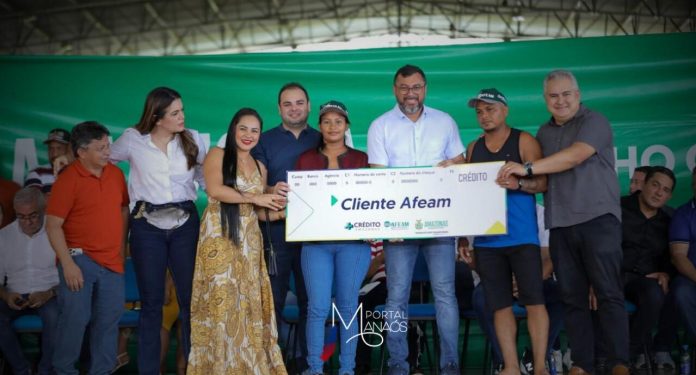 O governador Wilson Lima destacou, nesta sexta-feira (26), investimentos de R$ 34 milhões em obras e melhorias para os setores primário e social em Borba (a 151 quilômetros de Manaus). Entre as ações estão a pavimentação do ramal do Mapiá e a assinatura do termo para instalação de uma usina de oxigênio na cidade.