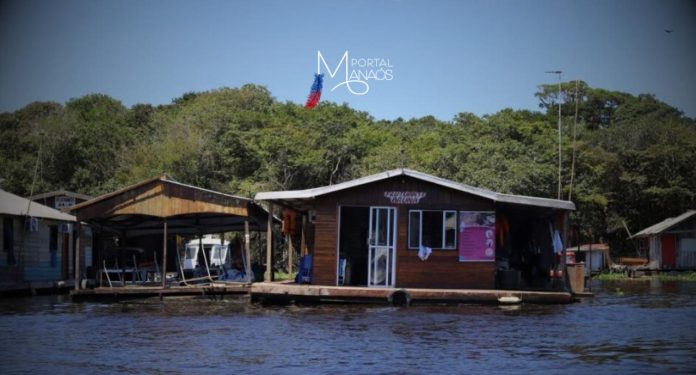 Em reunião no Instituto de Proteção Ambiental do Amazonas (Ipaam), na última segunda-feira (29), a Defensoria Pública do Estado do Amazonas (DPE-AM) deu prosseguimento às ações do Grupo de Trabalho (GT) dos Flutuantes do Tarumã-Açu. Durante o encontro, ficou definido que o grupo fará uma nova visita no local na próxima sexta-feira (3) acompanhado de técnicos do órgão para fazer o levantamento dos flutuantes que funcionam apenas como moradias.