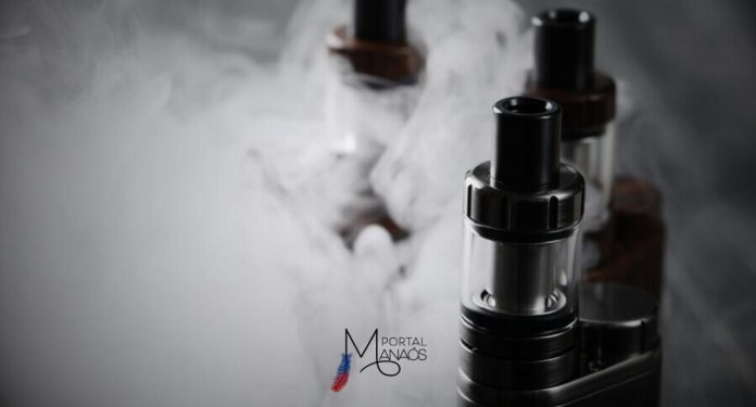 A Fundação de Vigilância em Saúde do Amazonas- Dra. Rosemary Costa Pinto (FVS-RCP), da Secretaria de Estado de Saúde do Amazonas (SES-AM), reforça que cigarros eletrônicos seguem proibidos no país pela Agência Nacional de Vigilância Sanitária (Anvisa). A proibição, que tem como objetivo proteger a saúde pública, está em vigor desde 2009 e abrange a fabricação, importação, comercialização e distribuição de cigarros eletrônicos em todo o território nacional.