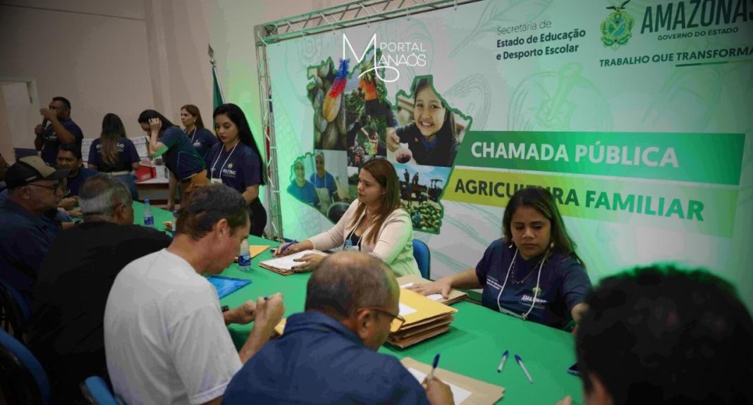 A Secretaria de Estado de Educação e Desporto Escolar, por meio do Núcleo de Apoio a Programas de Economia Regional (Naper), divulga o cronograma da Chamada Pública Complementar Nº 02/2024. O certame, que ficará aberto de 20 de maio até 20 de junho, tem o objetivo de receber, das associações que fornecem gêneros alimentícios da agricultura familiar para a merenda escolar, propostas de itens alimentícios. Para a aquisição dos itens desta chamada pública, a secretaria dispõe de aproximadamente R$ 10 milhões.