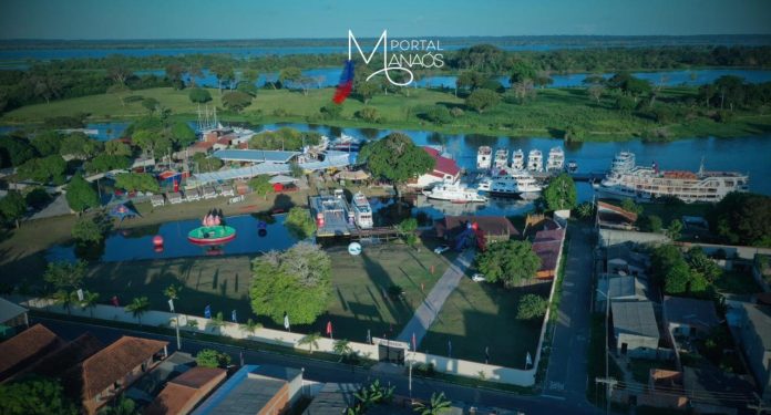 Além da tradicional animação característica do Kwati Club, este ano, o espaço de diversão, lazer e entretenimento, localizado às margens do Lago Macurany, no município de Parintins, contará com a Coca-Cola Food Park, uma praça de alimentação criada em parceria com a Solar Coca-Cola, por meio da marca Coca-Cola, que visa oferecer uma série de opções gastronômicas aos clientes, bem como incentivar e fomentar o empreendedorismo parintinense.