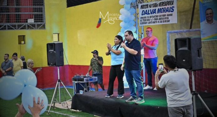 Roberto Cidade (UB), esteve na noite da última quinta-feira, (6), em reuniões na zona Norte de Manaus, para apresentar algumas das propostas que farão parte do seu Plano de Governo e também para escutar demandas da população. Na ocasião, Cidade também participou ainda do lançamento da pré-candidatura a vereadora, pelo União Brasil, de Dalva Moraes.