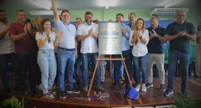 A Universidade do Estado do Amazonas (UEA) inaugurou, no dia 15 de junho, em parceria com o Governo do Amazonas, o Núcleo de Ensino Superior de Apuí (distante 453 quilômetros de Manaus). A unidade, agora revitalizada, conta com instalações modernas e preparadas para atender a comunidade acadêmica, proporcionando um ensino de excelência.