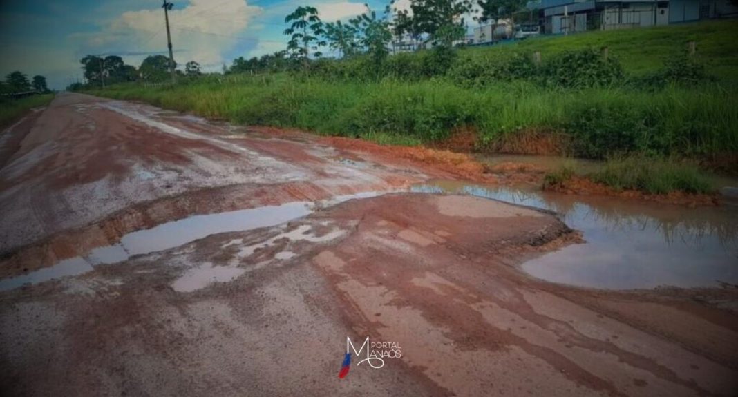 A Defensoria Pública do Estado do Amazonas (DPE-AM) recomendou, em conjunto com o Ministério Público do Estado do Amazonas (MP-AM), melhorias e manutenção da rodovia AM-254, que liga a BR-319 ao município de Autazes, em razão das condições precárias na estrutura.