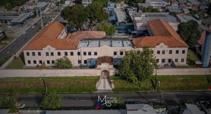 Em uma conquista histórica e que reforça o compromisso da instituição com o fortalecimento do ensino na região, a Universidade do Estado do Amazonas (UEA) ofertará o curso de doutorado em Direito Ambiental da Amazônia Ocidental. A iniciativa marca um importante avanço na área da pós-graduação e cria oportunidades de capacitação para a sociedade amazonense.