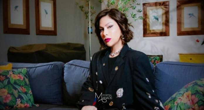 A notícia da cirurgia de emergência da cantora de rock brasileiro, Pitty foi dada, sem muitos detalhes, pela assessoria da cantora através das redes sociais na madrugada da última terça-feira (2). A equipe ainda disse que a artista seguirá em processo de recuperação pelos próximos 10 dias. Com isso, três shows da cantora foram cancelados.